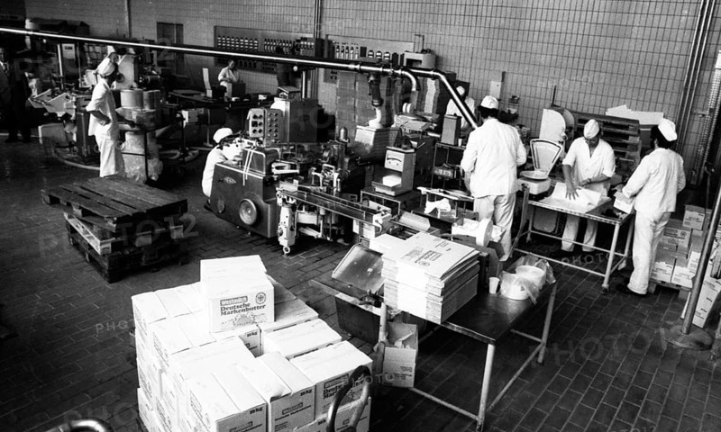 The work of the Westmilch dairy in the production of butter on 28.05.1980 in Her ford-Extertal, DEU, Germany, Herford, Europe