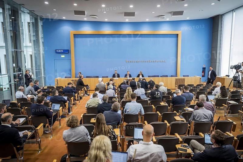 Presentation of the government draft for the 2025 federal budget at the Federal Press Conference by Christian Lindner (FDP), Federal Minister of Finance, and the State Secretary at the Federal Ministry of Finance, Wolf Reuter