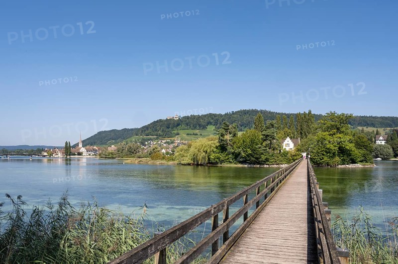 Wooden bridge over the Rhine to the monastery island of Werd, Franciscan convent, on the left the town of Stein am Rhein, Eschenz, Lake Constance, Canton Schaffhausen, Switzerland, Europe