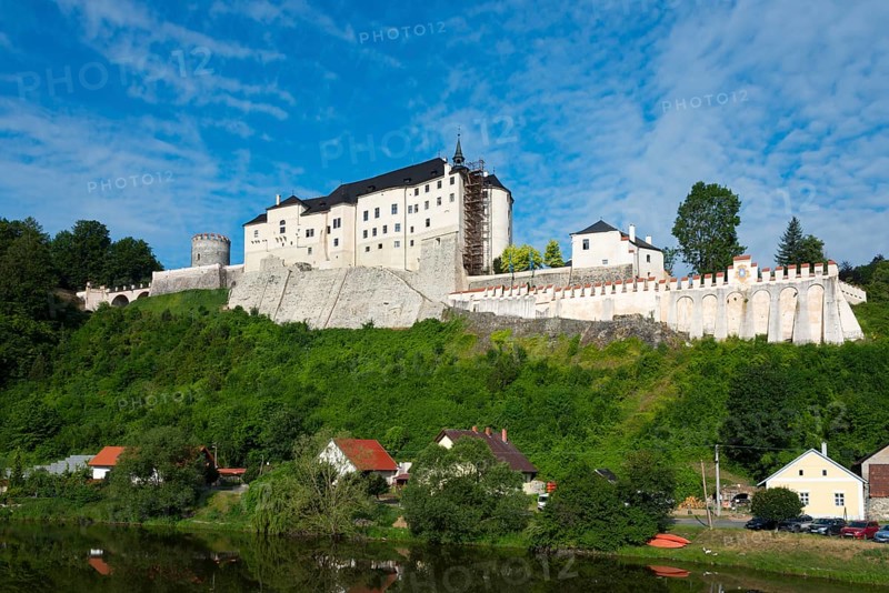 Castle, Cesky Sternberk, Ceský Šternberk, Bohemian Sternberg, River Sazava, Sázava, Benesov, Benešov, Stredocesky kraj, Stredoceský kraj, Central Bohemian Region, Czech Republic, Europe