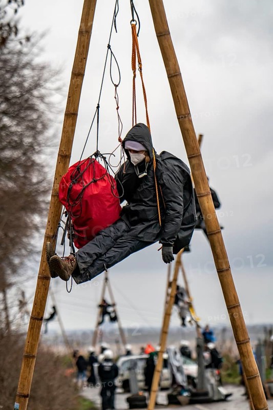 Beginning of the eviction of the Lützerath hamlet, camp of climate activists and squatters, at the Garzweiler 2 opencast lignite mine, by the police, Erkelenz, North Rhine-Westphalia, Germany, Europe