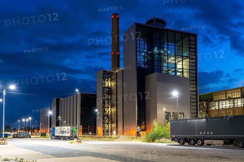 The Lausward natural gas power plant, the most efficient gas and steam turbine power plant in the world, generates electricity and district heating, Block Fortuna, in the harbour of Düsseldorf, North Rhine-Westphalia, Germany, Europe
