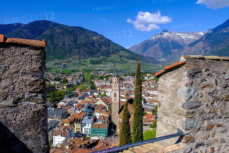 From the Powder Tower to the historic city centre, Tappeinerweg, Merano, South Tyrol, Italy, Europe