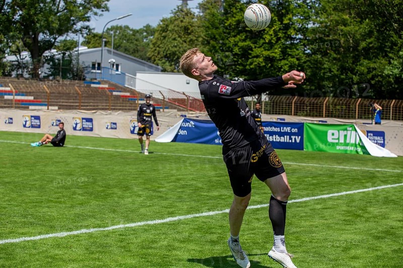 Fistball: TSV Pfungstadt against DSG UKJ Froschberg (IFA 2024 Fistball World Tour Finals Mannheim, preliminary round match group A) . Picture: Patrick Thomas (1, Pfungstadt)