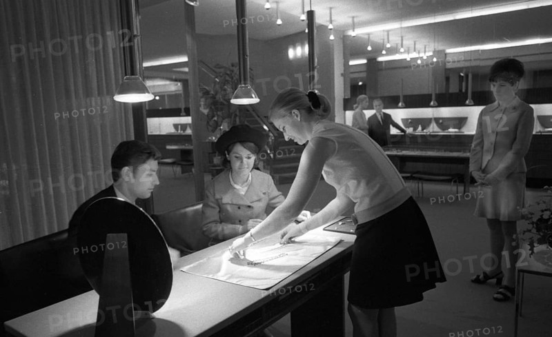 DEU, Germany, Dortmund: Personalities from politics, economy and culture from the years 1965-71. Jeweller (goldsmith) work and sales ca. 1965-6, Europe