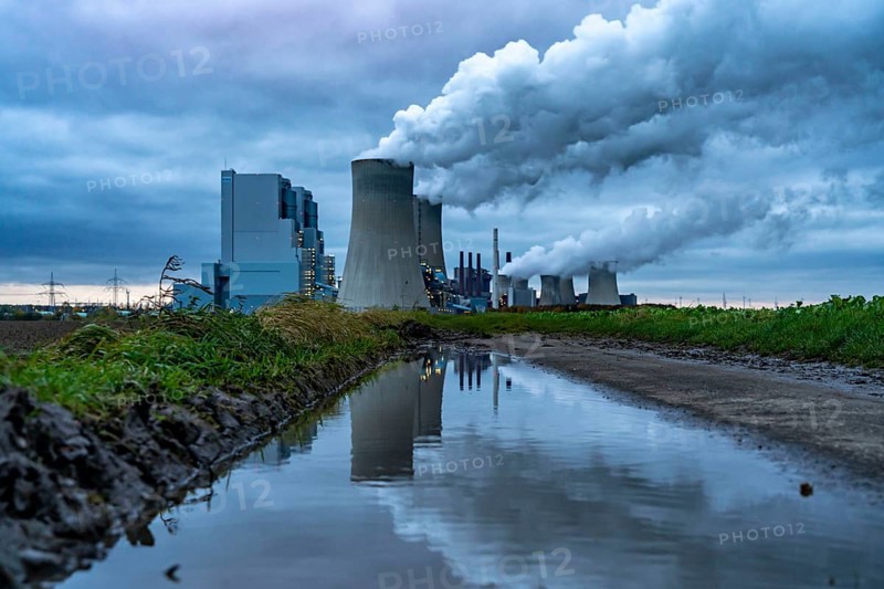 Neurath lignite-fired power station, power station units A, E, cooling towers, town of Grevenbroich, North Rhine-Westphalia, Germany, Europe