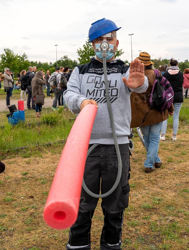 Demonstration against the restrictions in the Corona crisis, anti-vaccination, protest against compulsory masks and other rules, a group, Not without us, Essen, Essen, North Rhine-Westphalia, Germany, Europe