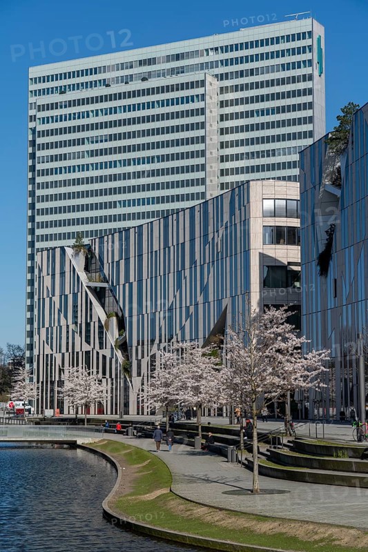 Kö-Bogen building, shops, restaurants and offices, at the Hofgarten, behind Dreischeibenhaus, Düsseldorf, Germany, Europe