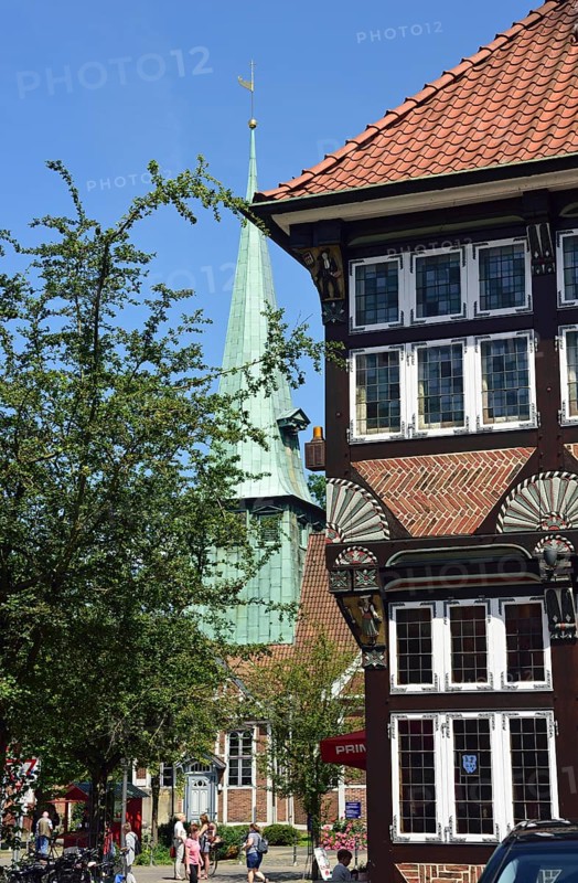 Europe, Germany, Hamburg, district Bergedorf, Sachsentor, pedestrian zone, city, shopping street, old half-timbered house, decorations, stained glass windows, church tower, Hamburg, Hamburg, Federal Republic of Germany, Europe