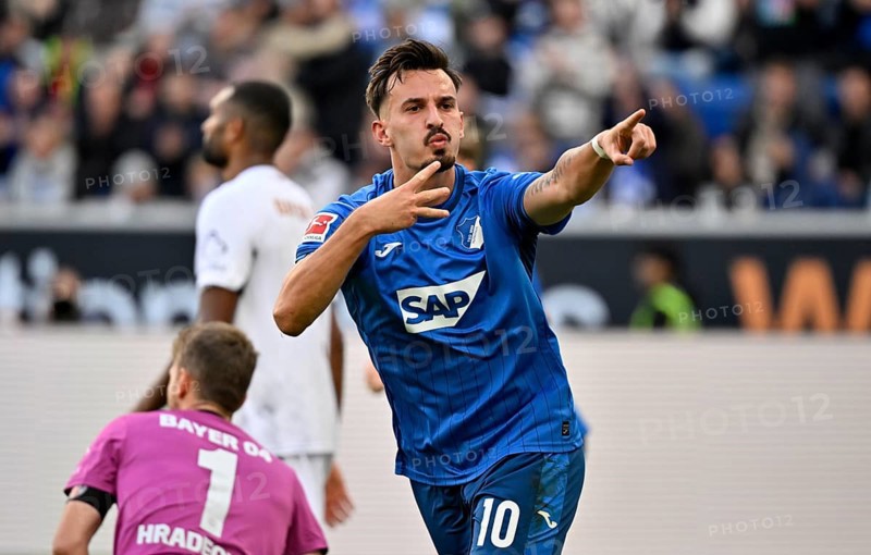 Goal celebration Mergin Berisha TSG 1899 Hoffenheim (10) Disappointment for Jonathan Tah Bayer 04 Leverkusen (04) and goalkeeper Lukas Hradecky Bayer 04 Leverkusen (01) PreZero Arena, Sinsheim, Baden-Württemberg, Germany, Europe