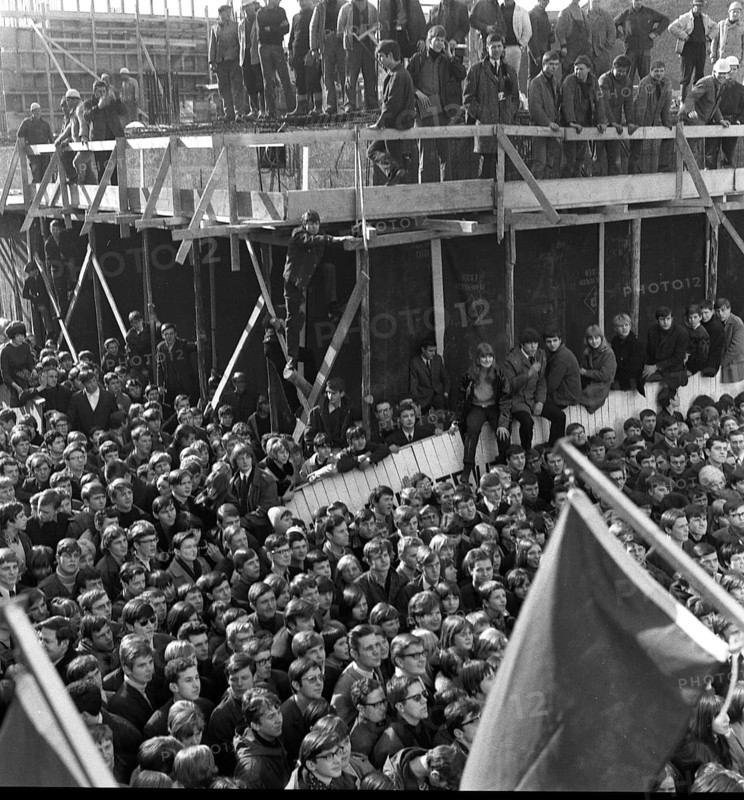 DEU, Germany, Dortmund: Personalities from politics, business and culture from the 50s Dortmund. Musicians from the famous group The Lords performing in the Westenhellweg shopping centre in 1965, Europe