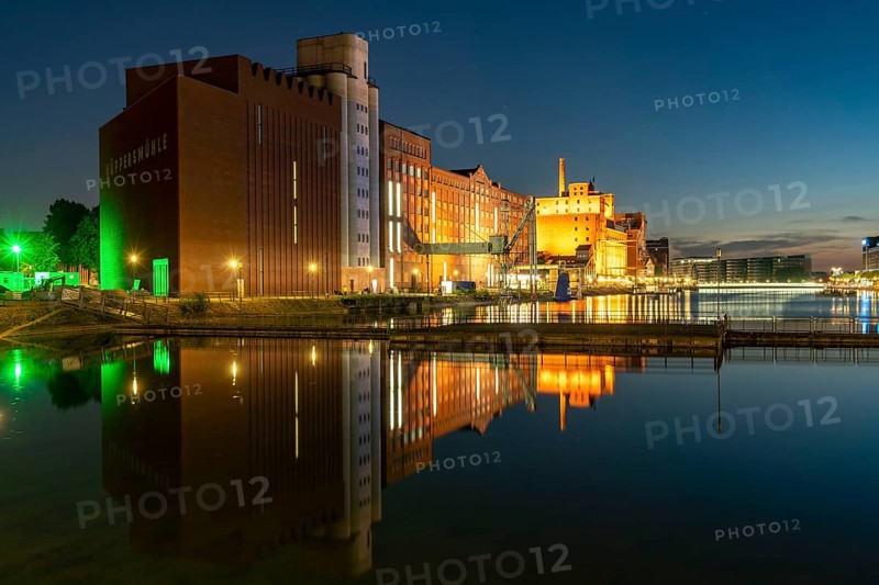 The inner harbour, in Duisburg, building Küppersmühle, and Werhahn-Mühle on the right, North Rhine-Westphalia, Germany, Europe