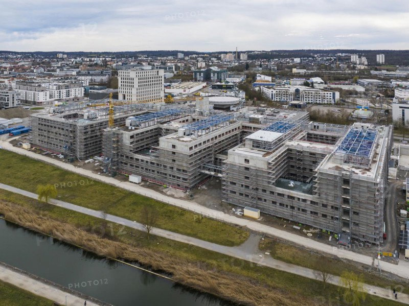 Construction site Flugfeld-Klinikum Böblingen, shell. The new hospital is set to replace the old hospitals in Böblingen and Sindelfingen from 2026. Once completed, there will be around 700 patient beds and 2, 200 healthcare professionals will work at Flugfeldklinikum. Total costs: 600 million euros. Böblingen, Baden-Württemberg, Germany, Europe
