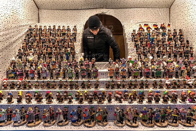 Stand with original Zwetschgenmännla at the Christkindlesmarkt, Nuremberg, Middle Franconia, Bavaria, Germany, Europe