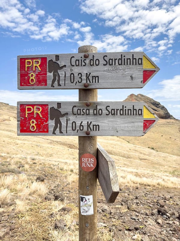Signpost for the PR 8 hiking trail on the Vereda Ponta de São Lourenço, Caniçal, Madeira, Portugal, Europe