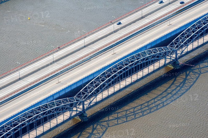 Aerial view of the Europabrücke, Alte Harburger Elbbrücke, bridge, traffic, traffic route, road, Elbe, Hamburg, Germany, Europe