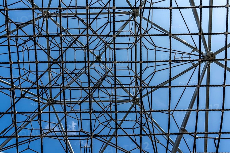Climbing frame, climbing pyramid, symbolic image network, networking, node, linking
