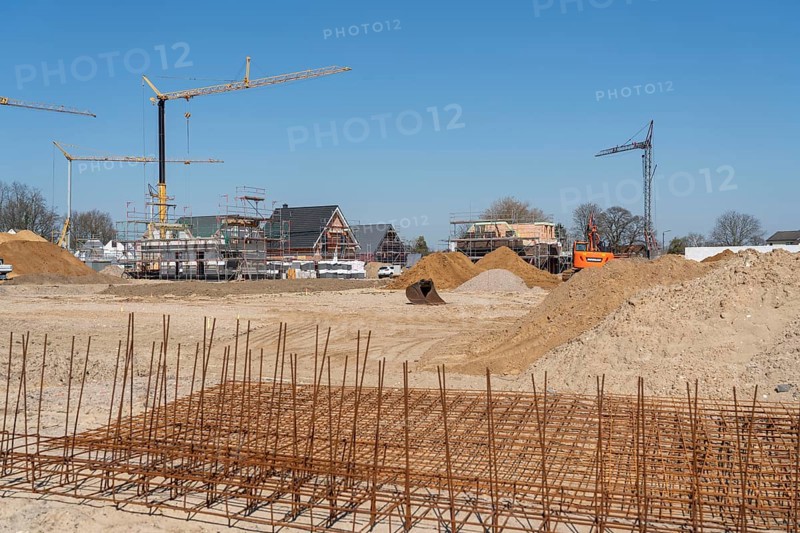 New development area, Am Schwan, in Wesel, where 70 detached and semi-detached houses are being built, Lower Rhine, Germany, Europe
