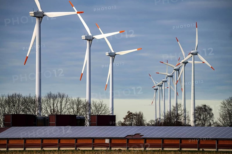 Neurhede wind farm, on the A31 motorway, near the municipality of Rhede, district of Emsland, poultry farm, with solar modules on the roofs, Lower Saxony, Germany, Europe