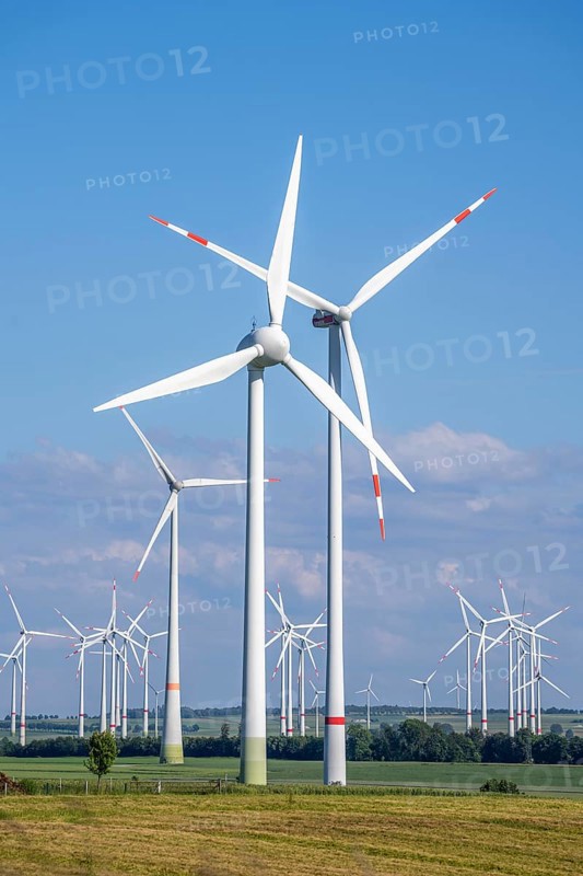 Wind farm north-east of Bad Wünnenberg, East Westphalia Lippe, Paderborn district, with the A44 motorway running through the middle, North Rhine-Westphalia, Germany, Europe