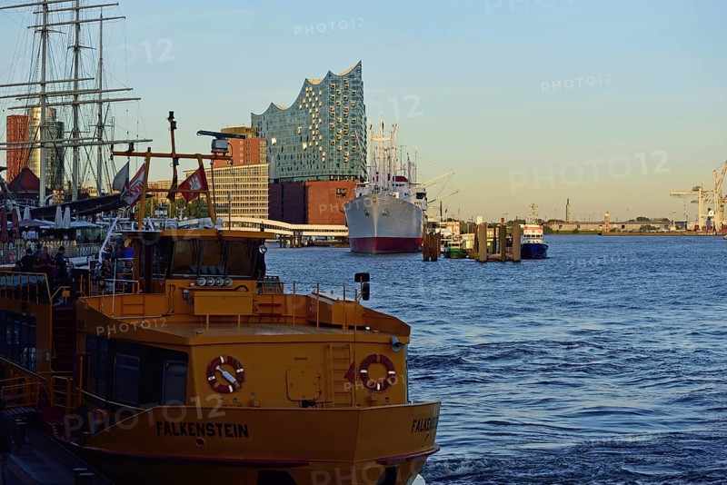 Germany, Hamburg, HafenCity, view to Elbe Philharmonic Hall, Hamburg's new concert hall, glass facade, museum ship Cap San Diego, former cargo ship, Hamburg, Hamburg, Federal Republic of Germany, Europe