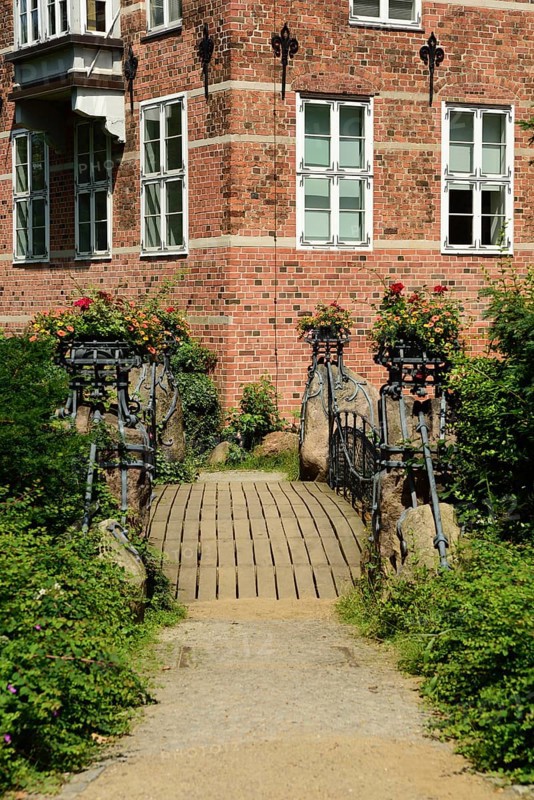 Europe, Germany, Hamburg, Bergedorf district, Bergedorf Castle from the 17th century, only castle in Hamburg, castle bridge, Hamburg, Hamburg, Federal Republic of Germany, Europe