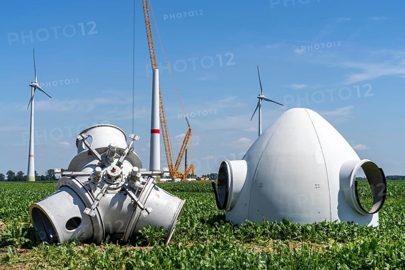 Repowering, dismantled Enercon E-58 wind turbine in a wind farm near Issum, 9 older wind turbines that have been in operation for over two decades are being replaced by a total of four Enercon E-160 turbines, under construction, with a total output of 22 megawatts, Lower Rhine, North Rhine-Westphalia, Germany, Europe