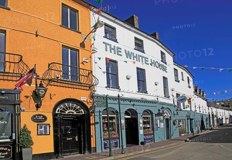 Historic colourful buildings, The White House pub, Kinsale, County Cork, Ireland, Irish Republic, Europe