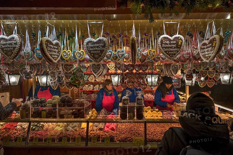 Stall with sweets at the Christkindlesmarkt, Nuremberg, Middle Franconia, Bavaria, Germany, Europe