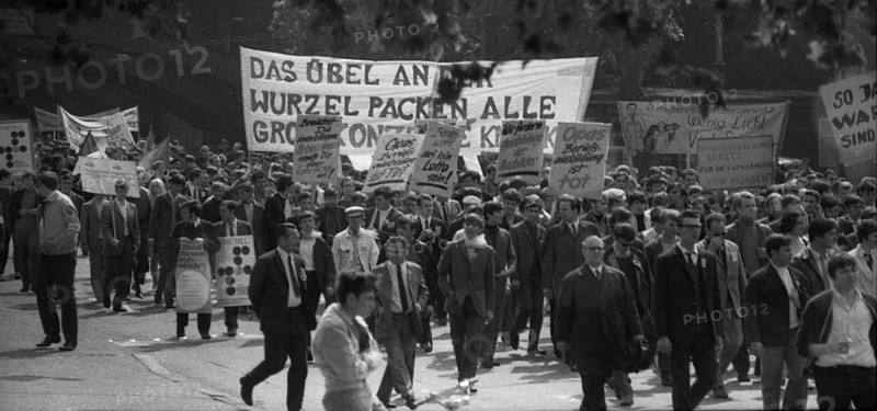 DEU, Germany, Dortmund: Personalities from politics, business and culture from the years 1965-71, Cologne. DGB demonstration for better education, apprenticeships and against youth unemployment ca. 1965, Europe