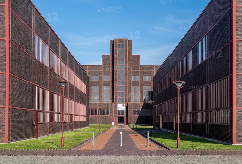 Zollverein Coal Mine Industrial Complex, Unesco World Heritage Site, Essen, North Rhine-Westphalia, Germany, Zollverein Coal Mine Industrial Complex, Unesco World Heritage Site, Halls 5 and 6, in the centre the building of the Red Dot Design Museum in the former boiler house of Zollverein Coal Mine Industrial Complex, Essen, North Rhine-Westphalia, Germany, Zollverein Coal Mine Industrial Complex, Unesco World Heritage Site, Halls 5 and 6, in the centre the building of the Red Dot Design Museum in the former boiler house of Zollverein Coal Mine Industrial Complex, Essen, North Rhine-Westphalia, Germany, Europe