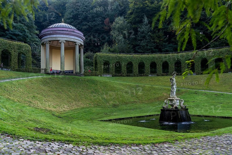 Historic baroque gardens in Kleve, from the 17th century, amphitheatre on the Springenberg, statue of Pallas Athena, spa town of Kleve, North Rhine-Westphalia, Germany, Europe