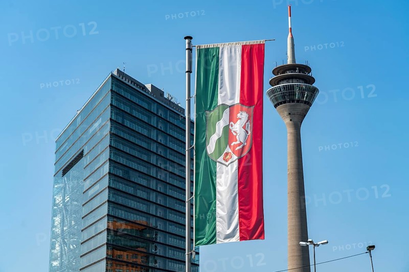 City gate building, Rhine Tower, North Rhine-Westphalia State flag, Düsseldorf, North Rhine-Westphalia, Germany, Europe