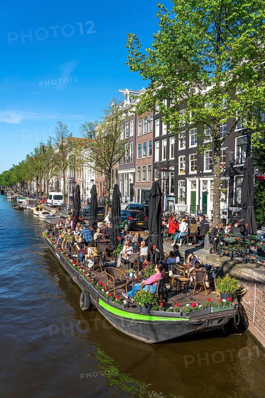 Houses on the Kloveniersburgwal canal, old town of Amsterdam, canal belt, Aluminiumbrug, café with terrace on a pontoon boat, Amsterdam, Netherlands