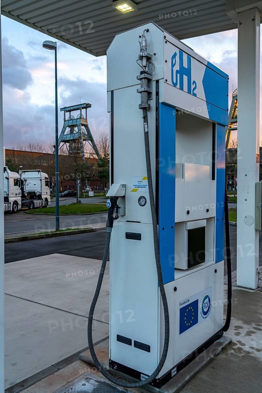 Hydrogen filling station, at the Hertern hydrogen competence centre, h2Herten, on the site of the disused Ewald mine in Herten, North Rhine-Westphalia, Germany, Europe