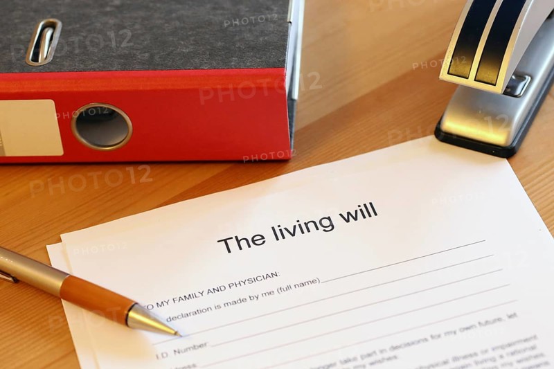 Symbolic image: Healthcare proxy, living will (English)
