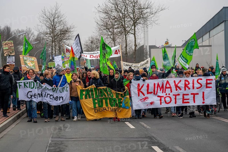 Protest action by the Fridays For Future movement at the Datteln 4 coal-fired power plant, against the commissioning of the power plant, as part of the coal compromise, the Uniper power plant is scheduled to go online in summer 2020