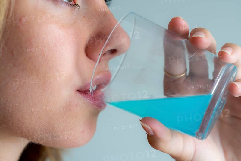 Bad breath, prevention through cleaning, mouthwash