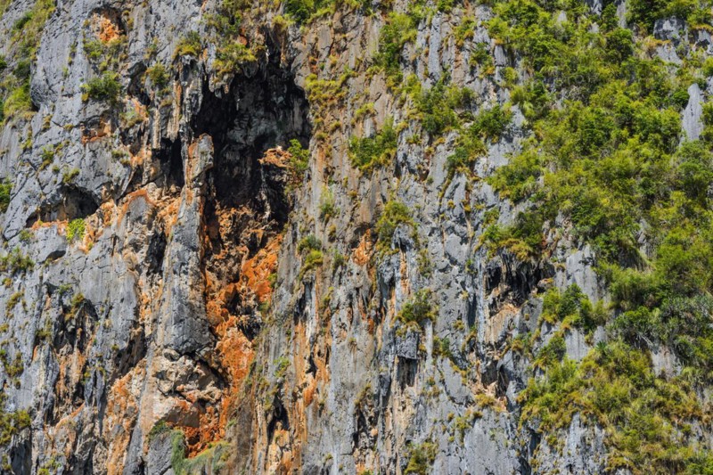 Chalk cliffs near Krabi, weather, sky, climbing rocks, climbing, mountain, hill, mountainous, rainforest, nature, island, travel, tourism, climate, tropical, season, holiday, exotic, sun, sunny, blue sky, travel photo, rock, rocky, sandstone cliffs, coast, coastal landscape, landscape, nature, natural landscape, Siam, paradise, holiday paradise, limestone cliffs, Railay beach, Phuket, Thailand, Asia