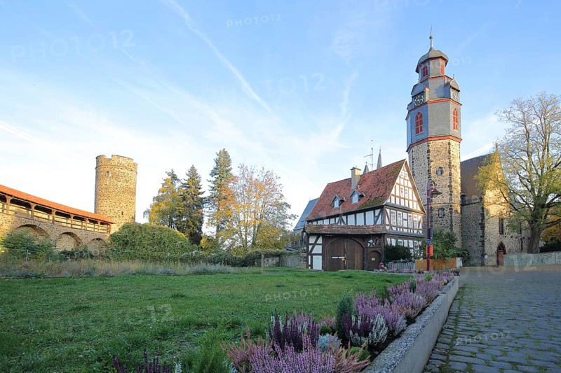 Historic town wall with battlements and witches' tower, Weidig House and Gothic St Mark's Church, Weidig House, town fortifications, Butzbach, Wetterau, Hesse, Germany, Europe