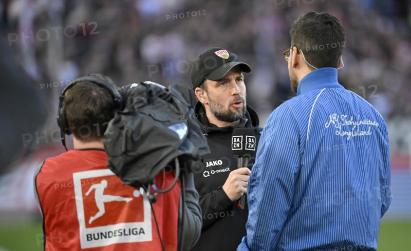 Coach Sebastian Hoeneß VfB Stuttgart in an interview, microphone, mike, logo, Bundesliga, camera, TV, DAZN, MHPArena, MHP Arena Stuttgart, Baden-Württemberg, Germany, Europe