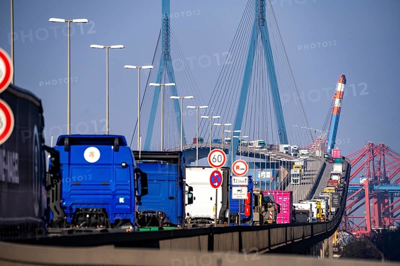 Traffic on the Köhlbrand Bridge in the port of Hamburg, spans the 325 m wide Köhlbrand, an arm of the Süderelbe, the bridge is over 3600 metres long, 53 metres above the water, piers 135 m high, more than 30, 000 vehicles use the B3 bridge daily, important connection to the port, it is dilapidated, to be rebuilt, Hamburg, Germany, Europe