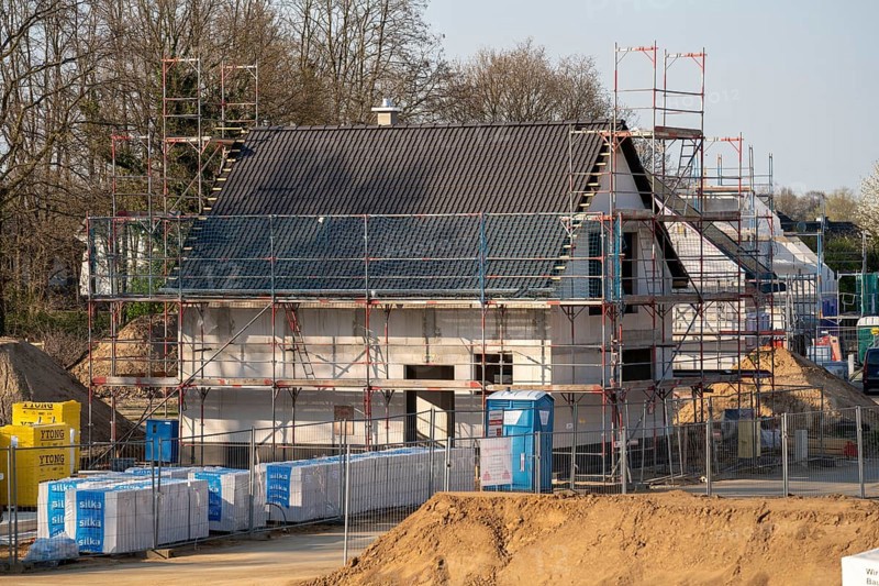 New development area, Am Schwan, in Wesel, where 70 detached and semi-detached houses are being built, Lower Rhine, Germany, Europe