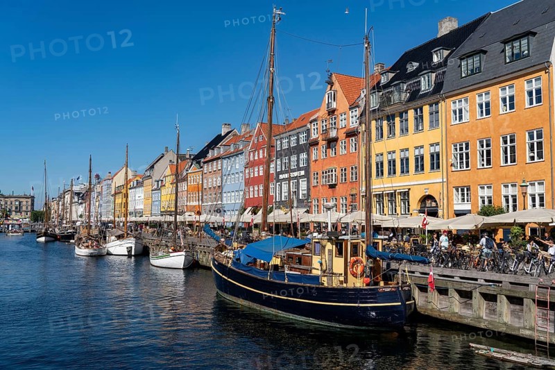 Nyhavn, in the Frederiksstaden district, harbour district with houses over 300 years old, promenade with many cafés, pubs, restaurants, canal, tourist attraction, Copenhagen, Denmark, Europe
