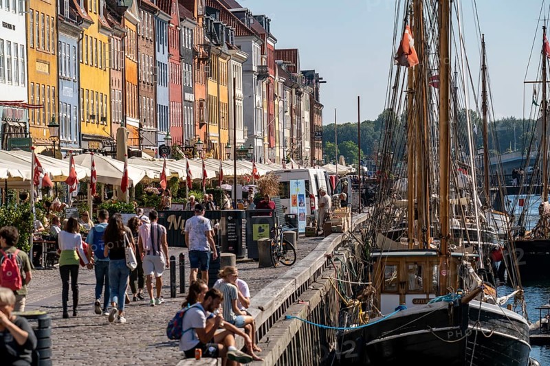 Nyhavn, in the Frederiksstaden district, harbour district with houses over 300 years old, promenade with many cafés, pubs, restaurants, canal, tourist attraction, Copenhagen, Denmark, Europe