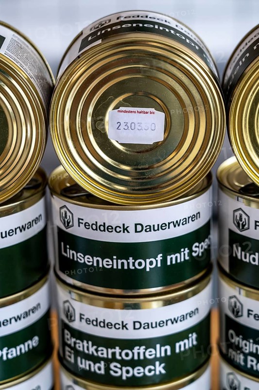 Emergency preparedness, food storage in a private household, long-life ready meals in tins, can be kept for up to 10 years