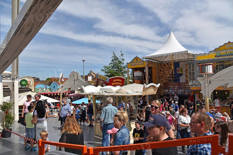 Europe, Germany, Hamburg metropolitan region, Niederschsen, Stade district, Buxtehude, Neukloster, Whitsun market, approx. 130 showmen every year, Europe