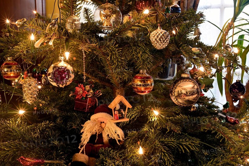 Europe, Germany, Christmas, Christmas tree with tree decorations, baubles and fairy lights, Europe