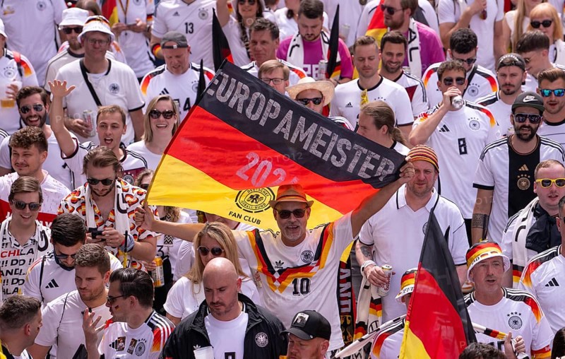 Fan march, German football fans march to the quarter-final Spain versus Germany, UEFA EURO 2024, European Championship, flags, flags, European champions, atmosphere, atmospheric, fan club DFB, German Football Association, B14, Cannstatter Straße, Stuttgart, Baden-Württemberg, Germany, Europe