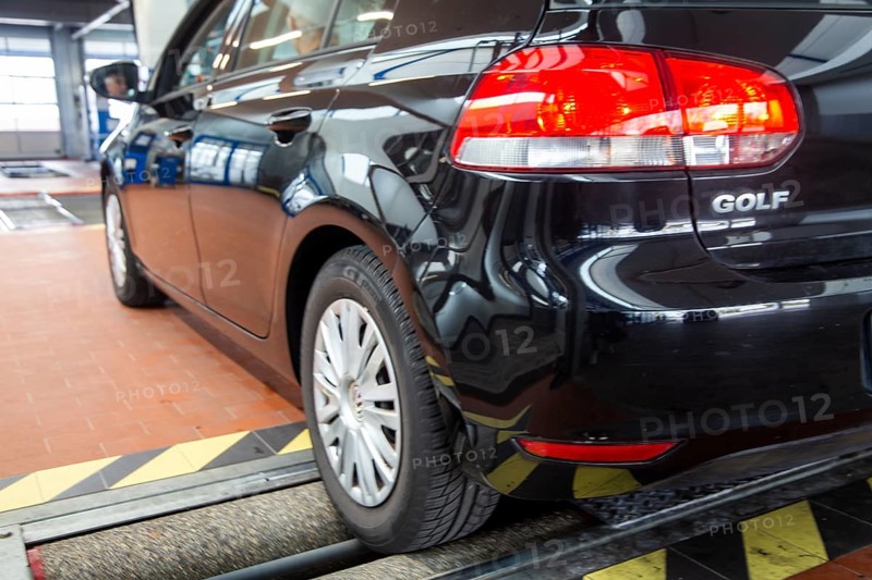 VW Golf on the brake test bench (brake test) during the main inspection